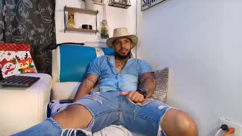 Snapshot of leenar_key chatting on 10.11.25 leenar_key online show from 10.11.25