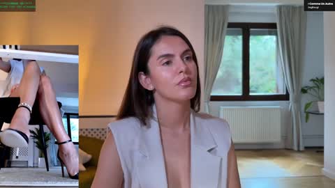 Elle  online show from 10.06.25