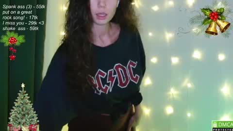 hey Im Leia and I love rock  online show from 12.29.24
