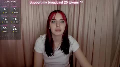 Snapshot of leia_moreno chatting on 09.23.25 leia_moreno online show from 09.23.25