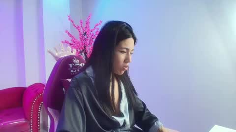Leia.  online show from 01.04.25