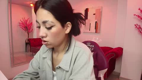 Leia.  online show from 02.28.25