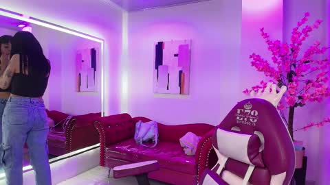 Leia.  online show from 09.29.25