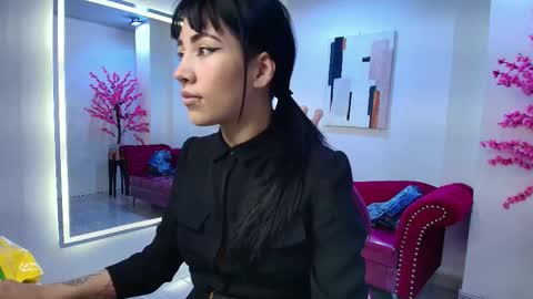 Leia.  online show from 10.09.25