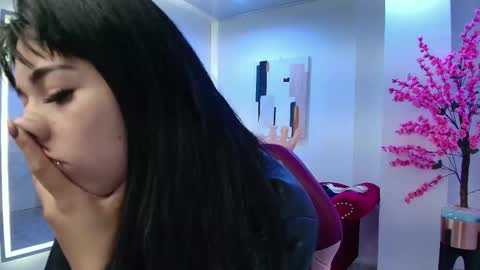 Leia.  online show from 10.13.25