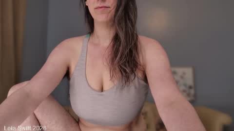 Leia Swift online show from 02.16.26