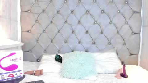 LEIGH ANGELS online show from 12.31.24