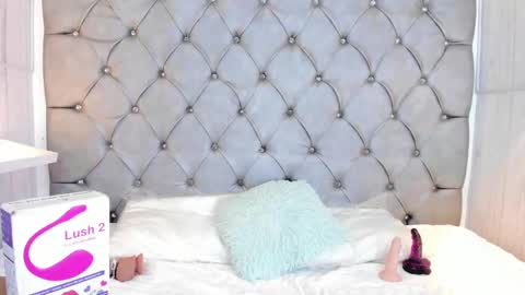 LEIGH ANGELS online show from 12.31.24