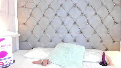 LEIGH ANGELS online show from 01.04.25