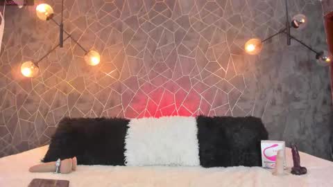 LEIGH ANGELS online show from 03.25.26