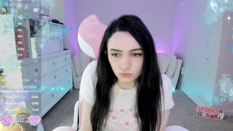 Snapshot of leighlalove chatting on 09.30.25 Leighla online show from 09.30.25