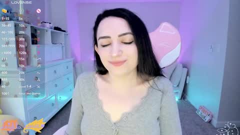 Snapshot of leighlalove chatting on 10.10.25 Leighla online show from 10.10.25