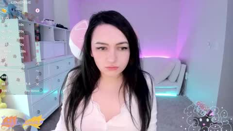 Snapshot of leighlalove chatting on 10.14.25 Leighla online show from 10.14.25