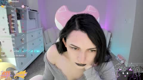 Snapshot of leighlalove chatting on 10.23.25 Leighla online show from 10.23.25