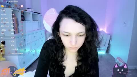 Snapshot of leighlalove chatting on 10.29.25 Leighla online show from 10.29.25