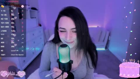 Snapshot of leighlalove chatting on 11.18.25 Leighla online show from 11.18.25