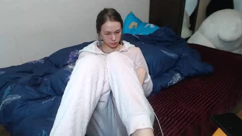 leila_bambi online show from 02.22.25