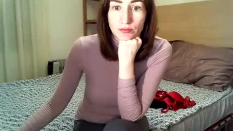 Leila online show from 02.20.25