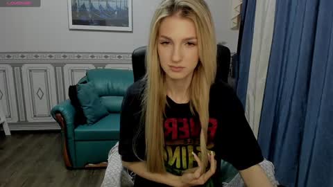 Snapshot of leila_morriss chatting on 12.02.24 Leila Morriss online show from 12.02.24