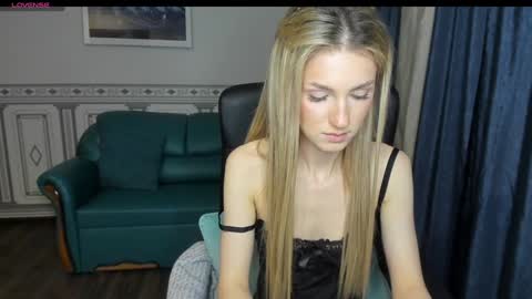 Snapshot of leila_morriss chatting on 12.09.24 Leila Morriss online show from 12.09.24