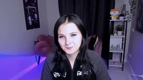 Snapshot of leila_xxbaby chatting on 09.24.25 Leila online show from 09.24.25