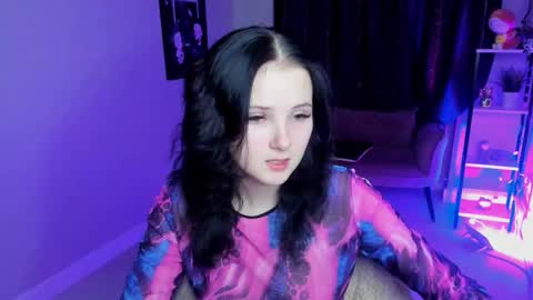 Snapshot of leila_xxbaby chatting on 10.05.25 Leila online show from 10.05.25