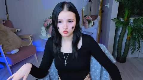 Snapshot of leila_xxbaby chatting on 10.25.25 Leila online show from 10.25.25