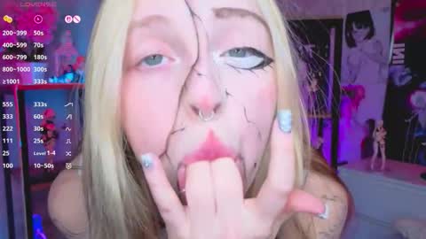 Leila online show from 10.29.25