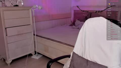 leilalafleur_ online show from 02.10.26