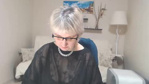 Leila Kinky online show from 02.10.25