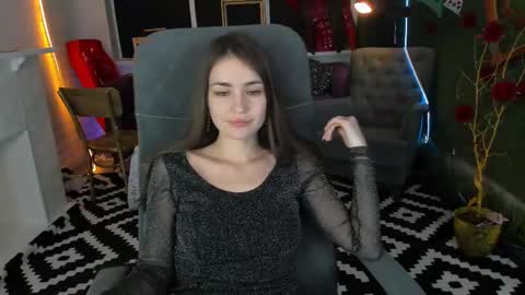 Snapshot of leilarai chatting on 02.06.25 Leila Rai online show from 02.06.25