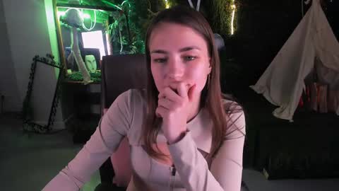 Snapshot of leilarai chatting on 02.07.25 Leila Rai online show from 02.07.25