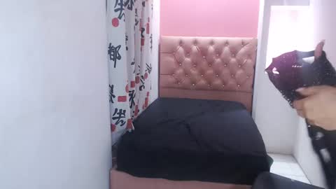 Snapshot of leilasweetxx chatting on 02.12.25 Mar online show from 02.12.25