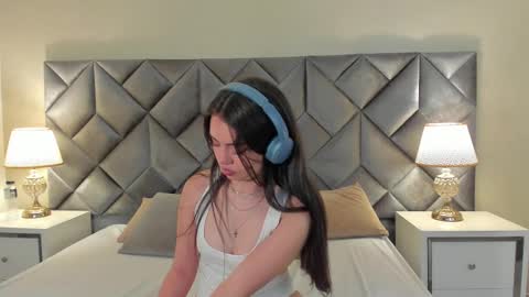 Leizathompson online show from 09.17.25