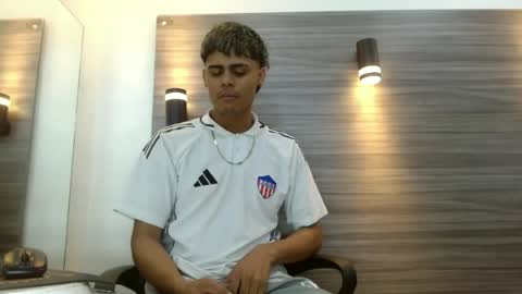 lelehott01 online show from 07.04.26