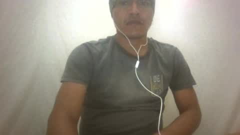 Snapshot of len0n_ chatting on 09.17.25 Lenon online show from 09.17.25