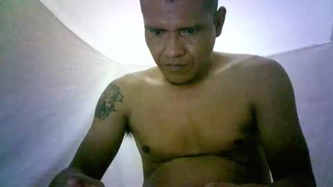 Snapshot of len0n_ chatting on 10.15.25 Lenon online show from 10.15.25