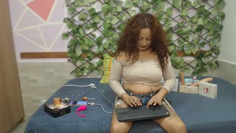 lena_lawson online show from 02.05.25