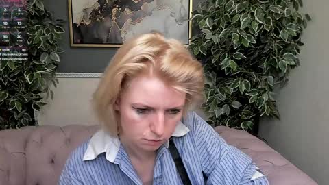 Snapshot of lena_paulles chatting on 12.05.24 Lena online show from 12.05.24