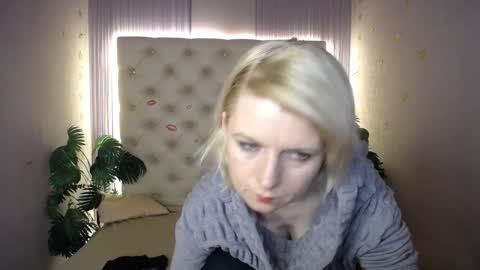 Snapshot of lena_paulles chatting on 12.13.24 Lena online show from 12.13.24