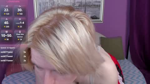 Snapshot of lena_paulles chatting on 12.14.24 Lena online show from 12.14.24