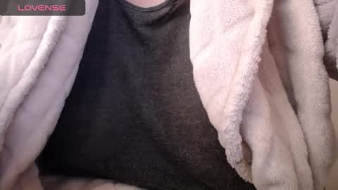 Snapshot of lenagolden chatting on 10.18.25 lenagolden online show from 10.18.25