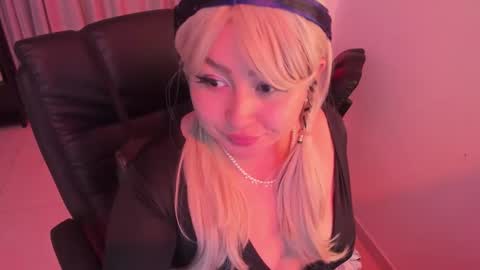 Lenna Kang online show from 11.23.25