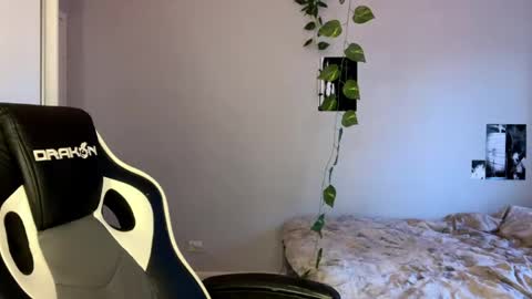Snapshot of lenitaaufderheide chatting on 06.10.26 Veta online show from 06.10.26