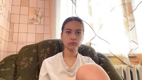 Snapshot of lenniepennachio chatting on 05.01.26 Hellomy name is Natalyits my first day here nice to meet you Give me 50 thumbs ups online show from 05.01.26
