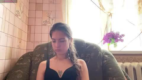 Snapshot of lenniepennachio chatting on 05.17.26 Hellomy name is Natalyits my first day here nice to meet you Give me 50 thumbs ups online show from 05.17.26