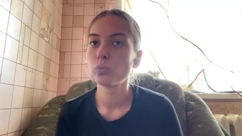 Snapshot of lenniepennachio chatting on 05.30.26 Hellomy name is Natalyits my first day here nice to meet you Give me 50 thumbs ups online show from 05.30.26