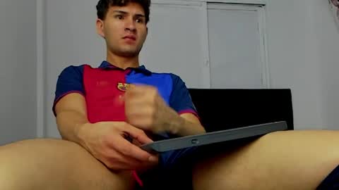 Snapshot of leo183877 chatting on 05.11.26 leo183877 online show from 05.11.26