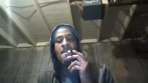 Snapshot of leo199984 chatting on 10.23.25 leo199984 online show from 10.23.25