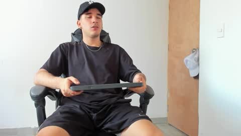 Leo Jones online show from 02.20.25